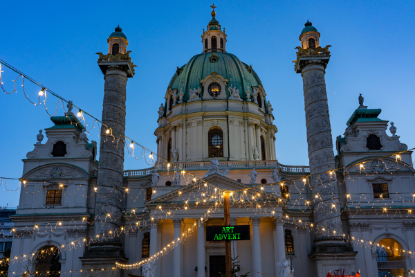 Art Advent Christmas market at Karlsplatz